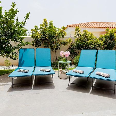 Villa With A Private Swimming Pool カジャオ・サルバヘ エクステリア 写真