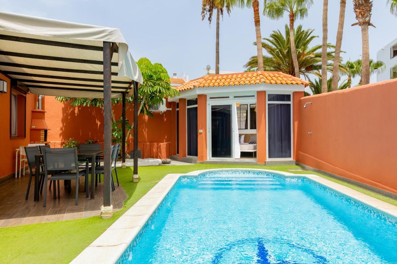 Villa With A Private Swimming Pool カジャオ・サルバヘ エクステリア 写真