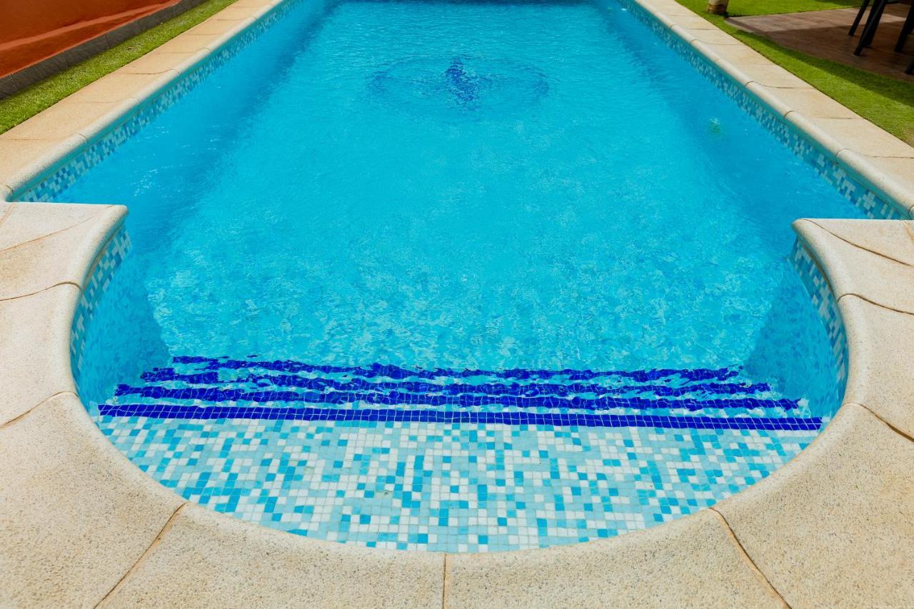 Villa With A Private Swimming Pool カジャオ・サルバヘ エクステリア 写真