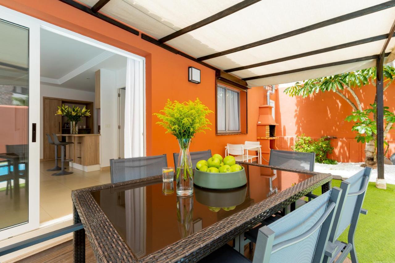 Villa With A Private Swimming Pool カジャオ・サルバヘ エクステリア 写真